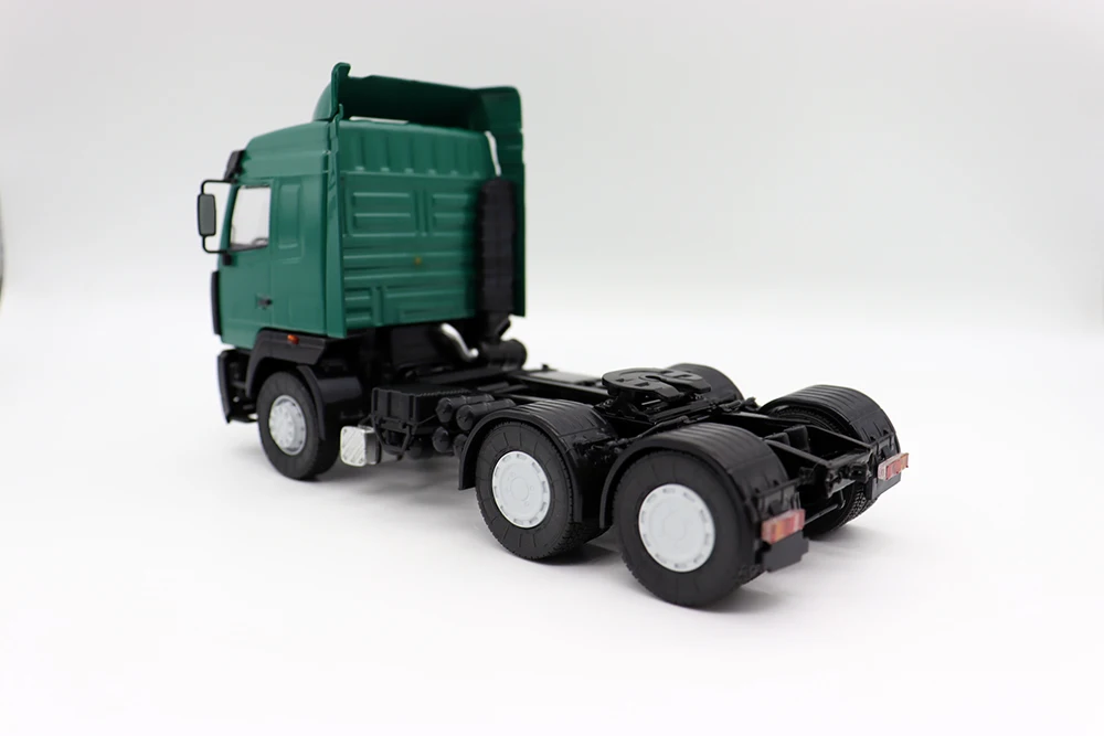 MAZ 6430 Diecast Truck 1:43 Scale Model 4 MAZ 6430 Diecast Truck 1:43 Scale Model - Image 4