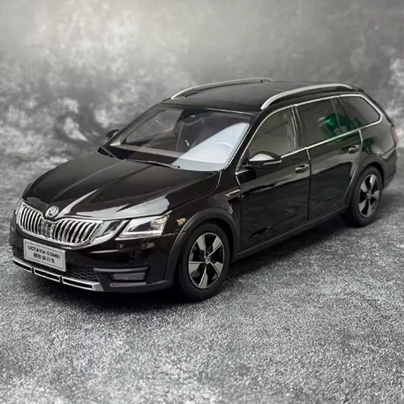 Skoda Octavia PRO 2021 Diecast Model Car 9 Skoda Octavia PRO 2021 Diecast Model Car - Image 9