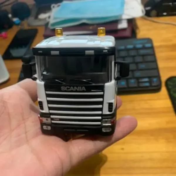 1/43 American Tractor Trailer Diecast Model - Image 4