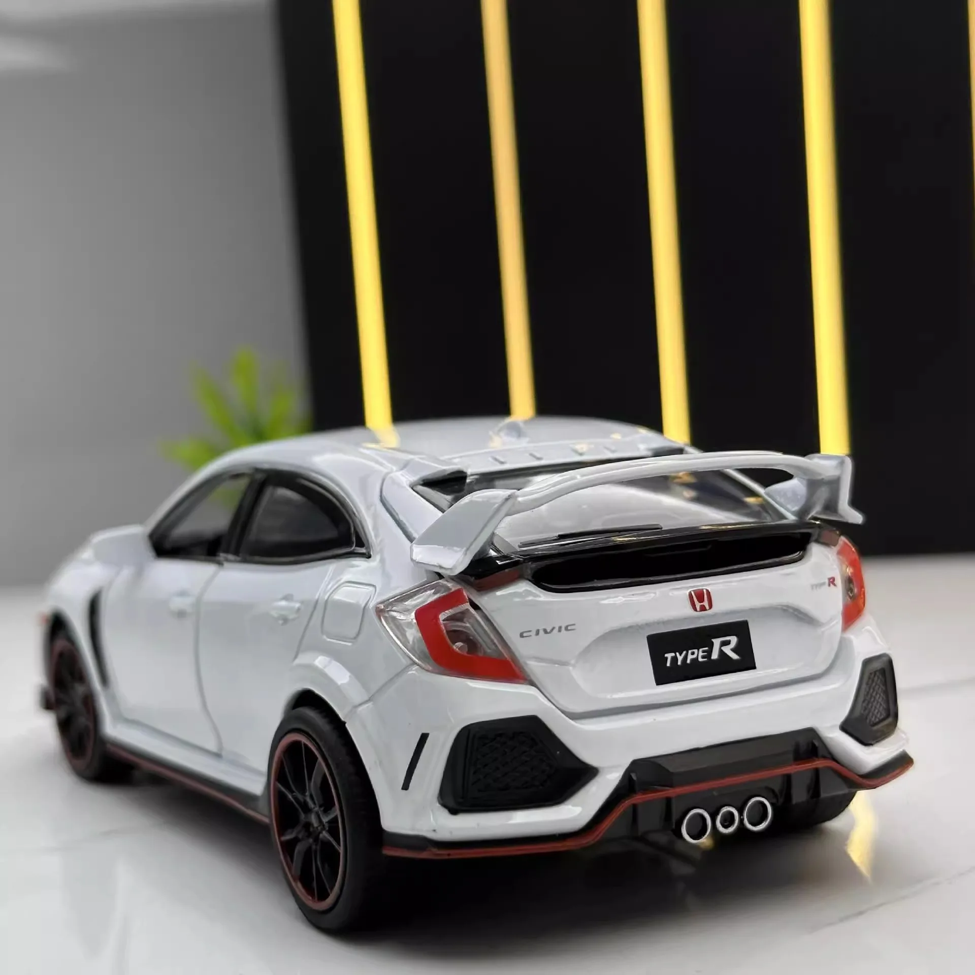 1:32 Diecast Honda Civic Type-R Model Car 6 1:32 Diecast Honda Civic Type-R Model Car - Image 6