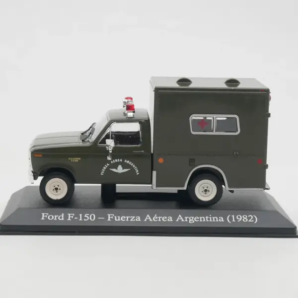 1:43 Scale Diecast 1982 Ford F-150 Ambulance - Image 4