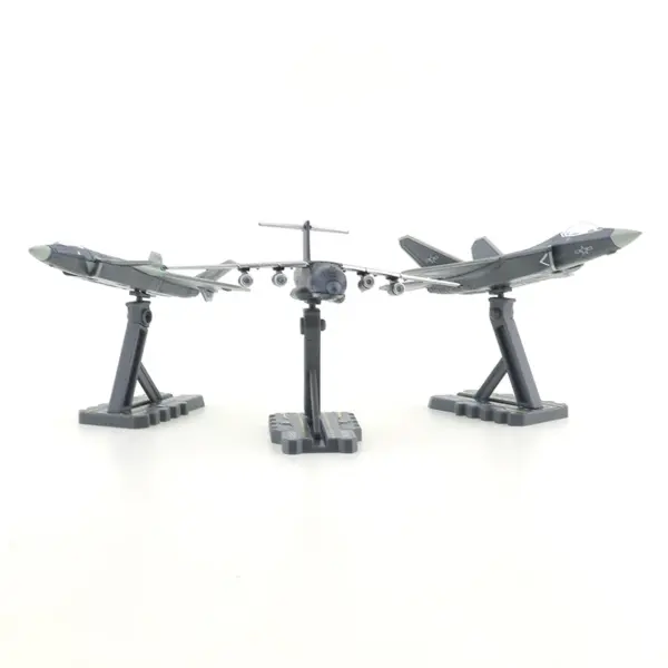 1:64 Scale Alloy White Emperor Fighter Model - Image 4