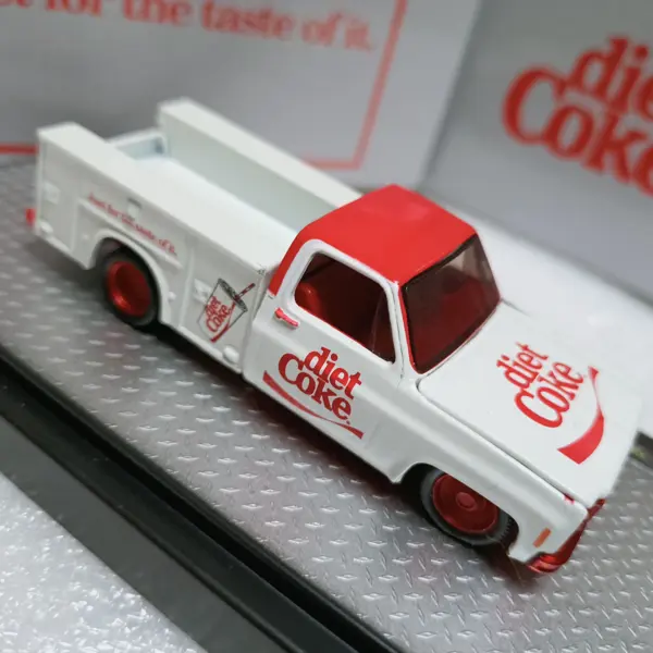 1:64 Scale Chevrolet GMC Classic Diecast Truck - Image 5