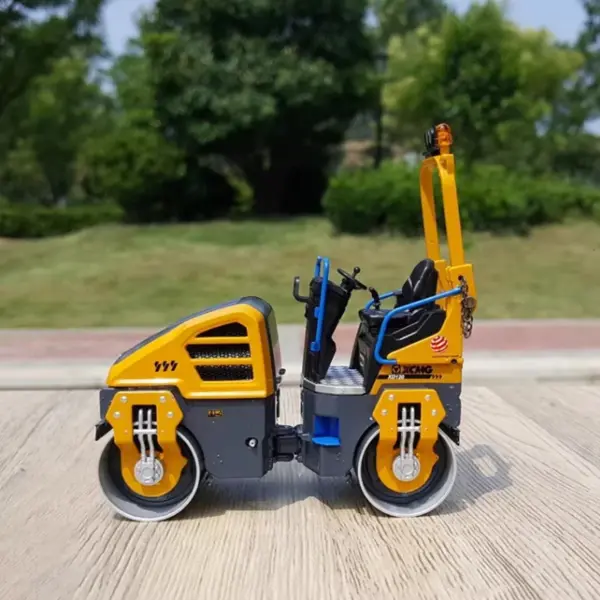 Diecast 1:25 XCMG XD120 Roller Model Collector - Image 3