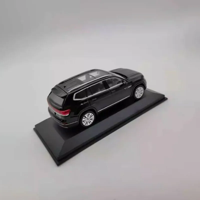 Diecast Alloy VW New Teramont Model 1:43 2 Diecast Alloy VW New Teramont Model 1:43 - Image 2