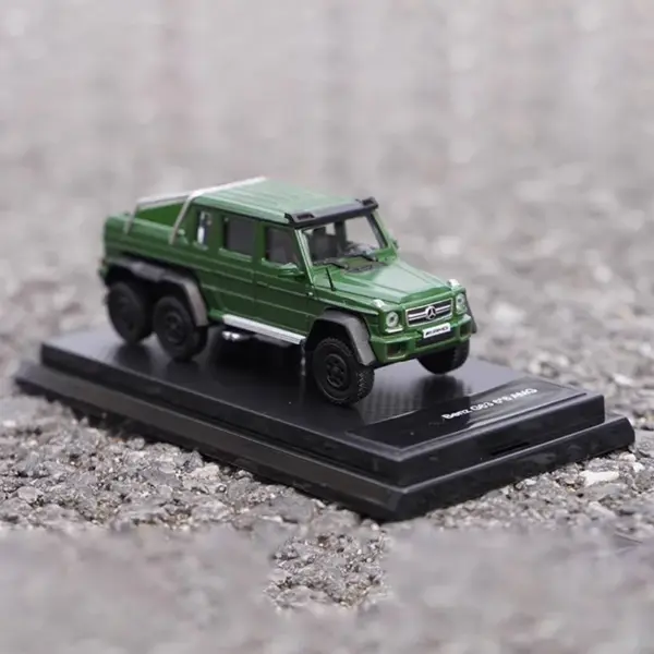 1:64 Scale Benz G63 6X6 Alloy Car Model - Image 6