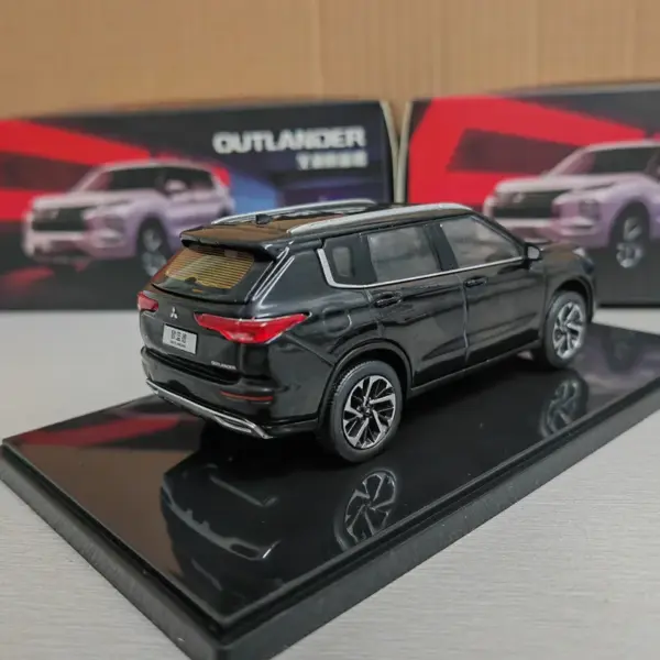 1/43 Mitsubishi Outlander Metal Diecast Model - Image 6