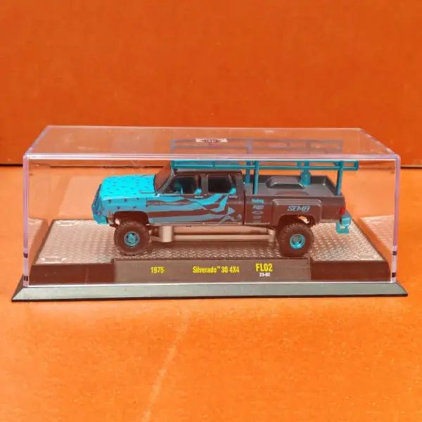 1975 Chevrolet Silverado 30 4x4 Diecast Model - Image 6