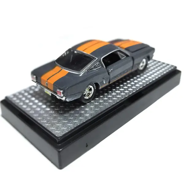 1:64 Diecast Alloy 1966 Ford Mustang Model - Image 3