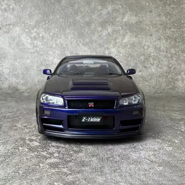 1:18 Nissan GT-R35 Nismo Model Car with Flaws - Image 4