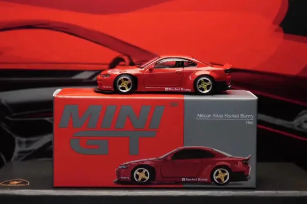 MINIGT 1:64 96 GTR R35 Metal Collectible Car - Image 9