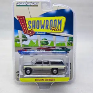 1:64 Diecast 1986 GMC Suburban Model 10 S09194a721e5b429a9660c1e1a0b2de8ca