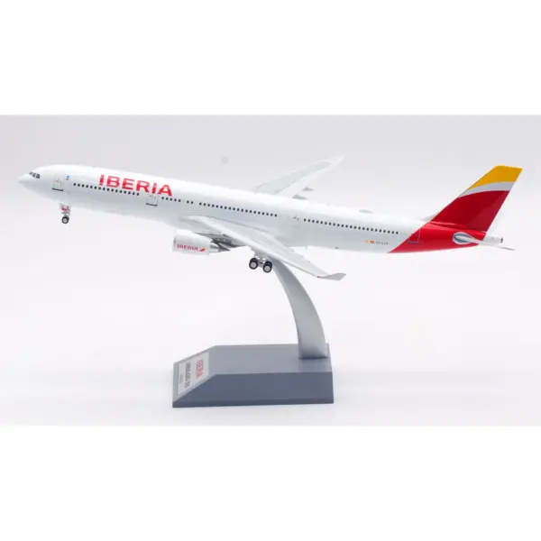 IF333IB0924 Iberia Airbus A330-300 Diecast Model - Image 2