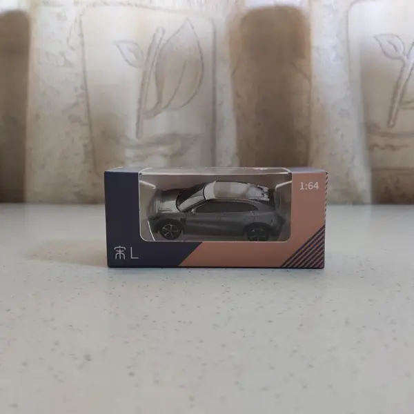 Diecast BYD Song L 1:64 Scale Alloy Car - Image 5