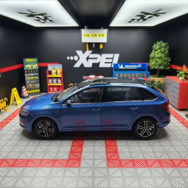Flawed 1/18 Skoda Rapid Spaceback Diecast Model - Image 2