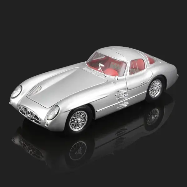 Maisto 1:18 Mercedes-Benz 300 SLR Vintage Diecast Model - Image 4