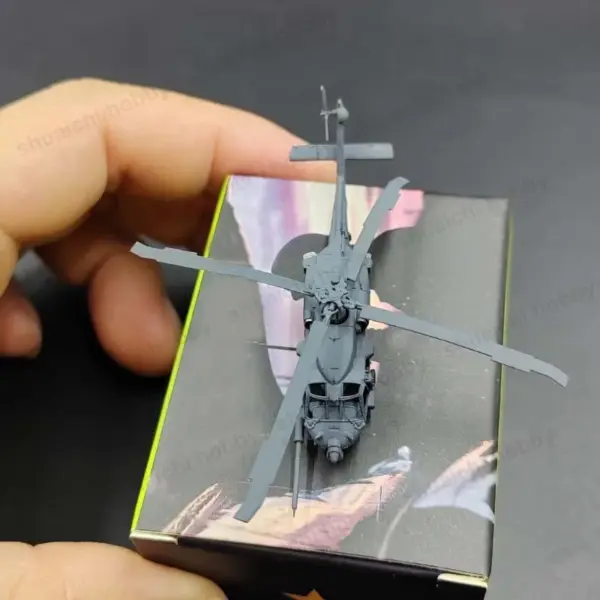 1/350 Scale MH-60L Black Hawk Helicopter Model - Image 3