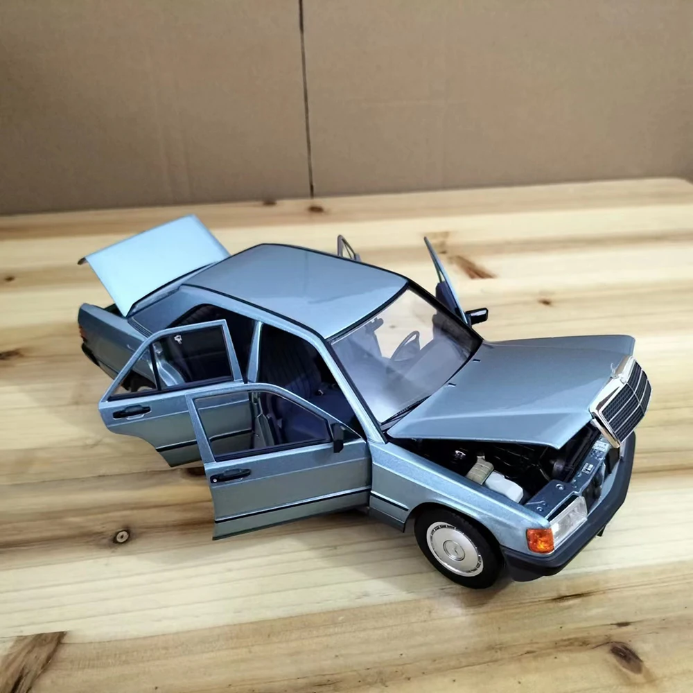 Benz 190E 1984 Classic Alloy Car Model 5 Benz 190E 1984 Classic Alloy Car Model - Image 5