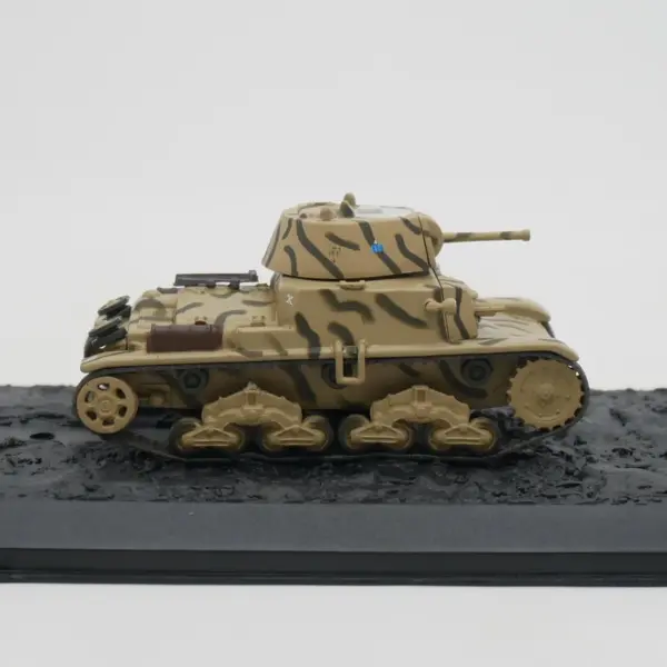 Ixo 1:72 Diecast M 13/40 Tank Model - Image 3