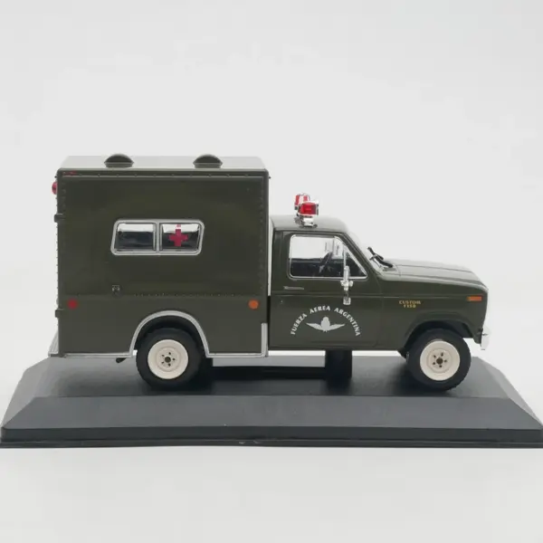 1:43 Scale Diecast 1982 Ford F-150 Ambulance - Image 5