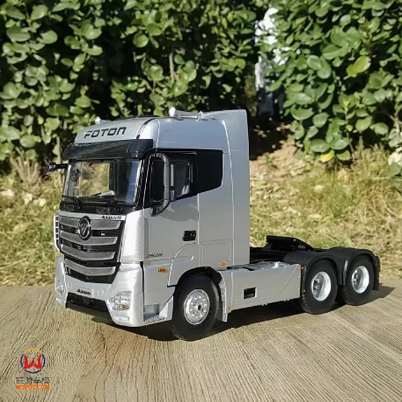 Diecast Alloy 1:24 AUMAN EST-LNG Truck Model 9 Diecast Alloy 1:24 AUMAN EST-LNG Truck Model - Image 9