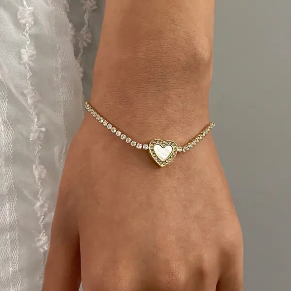 Heart-Shaped 18K Gold Zircon Bracelet - Image 3