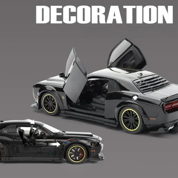 1:32 Dodge Challenger Hellcat Alloy Model Car - Image 4