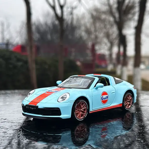 1:32 Porsche 911 Targa 4S Diecast Model Car - Image 3