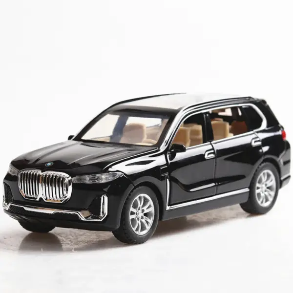 1:32 X7 Alloy Diecast Model SUV with Sound & Light - Image 8