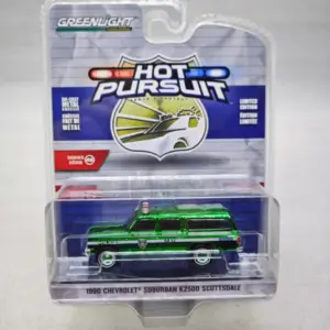 1:64 Diecast 1986 GMC Suburban Model 13 S146b8be385404f019422b9b675272ebbT