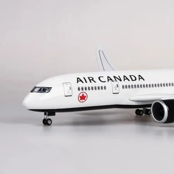 Canada B787 Dreamliner 1:130 Scale Model Airplane - Image 3