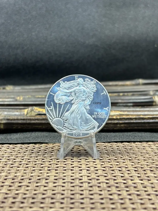 Liberty Silver Plated Commemorative Coin 2018 - Image 3