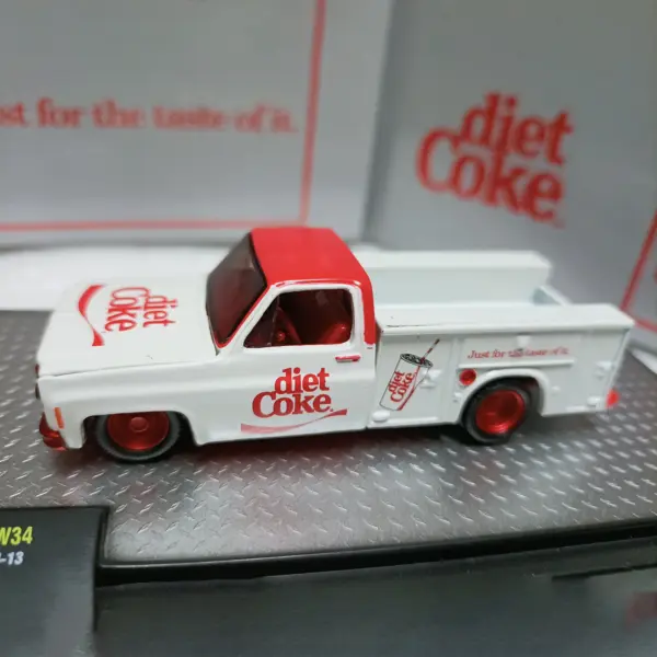1:64 Scale Chevrolet GMC Classic Diecast Truck - Image 2