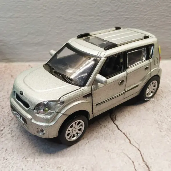 1:32 KIA SOUL Diecast Car Model - Image 7