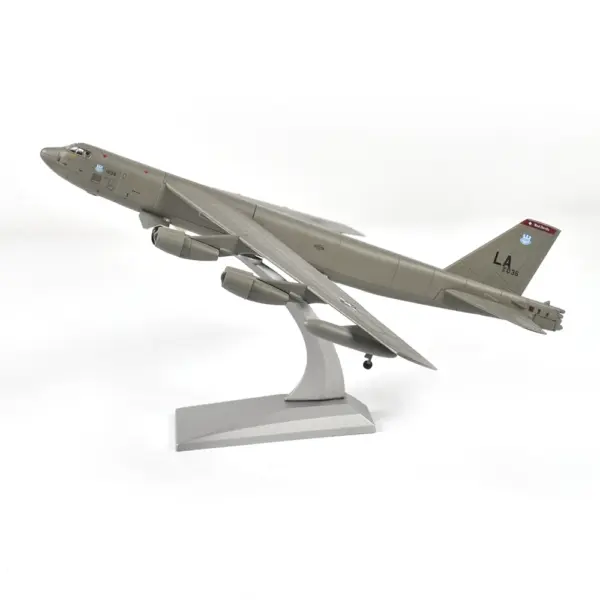 1/200 Scale Diecast B-52 Bomber Aircraft Model - Image 2