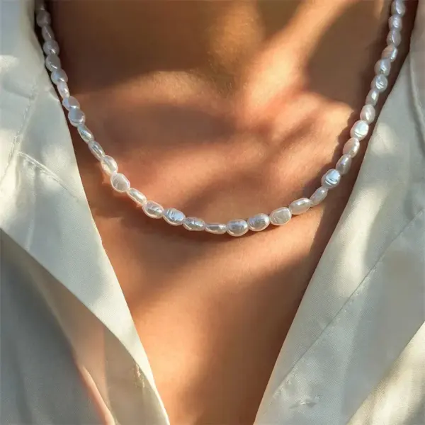 Vintage Pearl Choker Necklace with Zinc Alloy Chain - Image 9