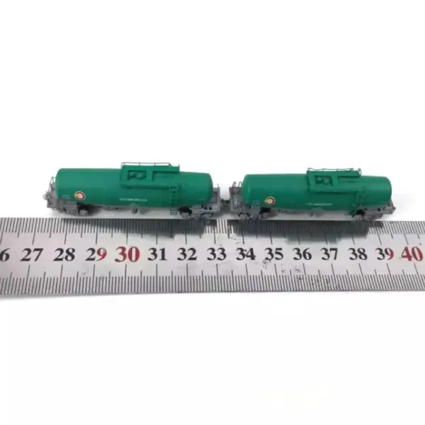 1:220 Z Gauge Rokuhan Oil Tank Train Model - Image 6