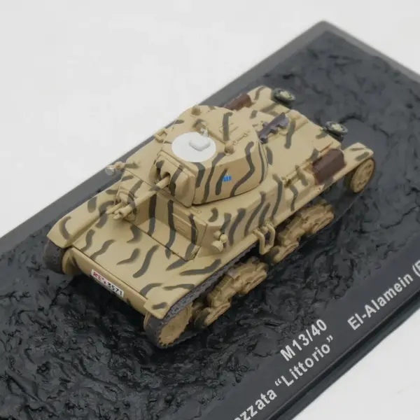 Ixo 1:72 Diecast M 13/40 Tank Model - Image 2