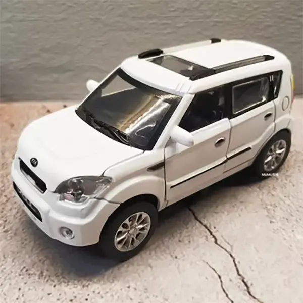 1:32 KIA Soul Alloy Diecast Model Car - Image 4