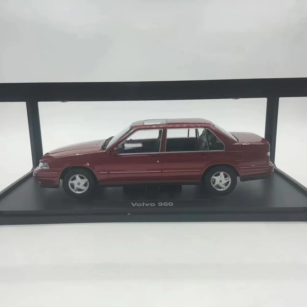 1996 Volvo 960 Diecast Car Model with Flaws 4 1996 Volvo 960 Diecast Car Model with Flaws - Image 4