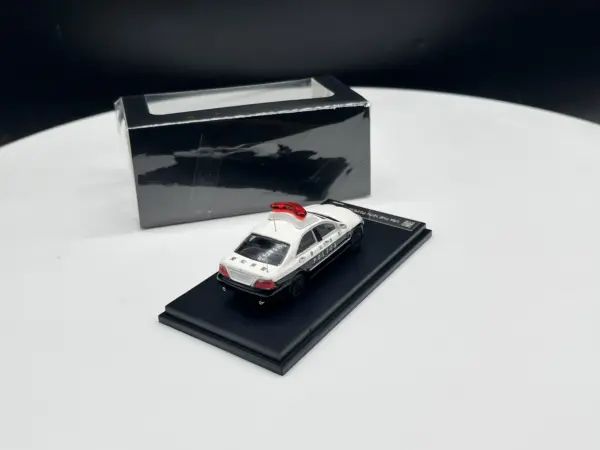 DCM 1:64 Diecast Alloy Aichi County Police Car - Image 5
