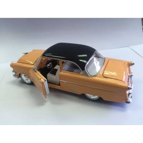 1954 Ford Customline Diecast 1/32 Model Car - Image 4