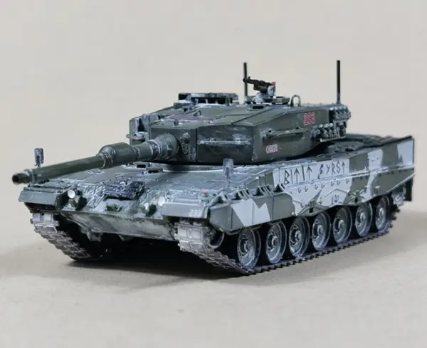 1:72 PVC Norway Leopard 2A4 Tank Model - Image 3