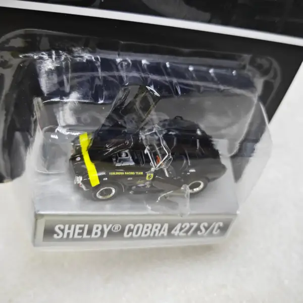 1:64 Scale Shelby Cobra 427 S/C Model Car - Image 3