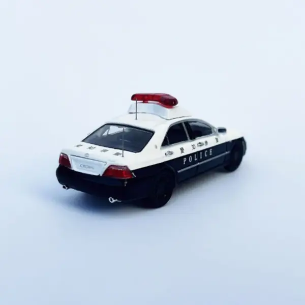 1/64 Scale Crown Police Alloy Model Car - Image 4