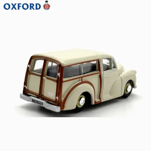 1:76 Scale Diecast Voyager Van Model Car - Image 3