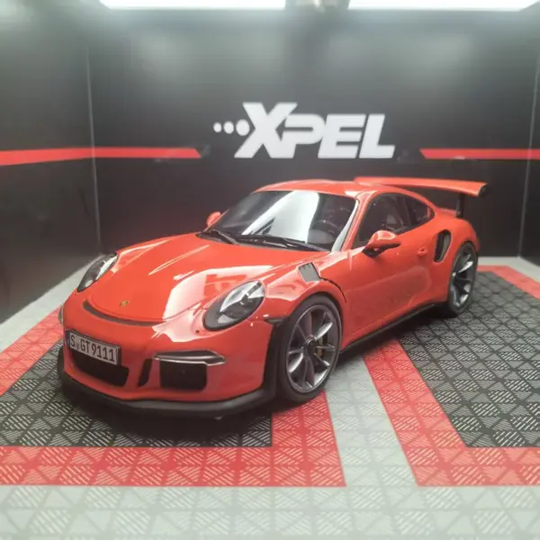 1:18 Scale Porsche 911 GT3 RS Model - Flawed - Image 2