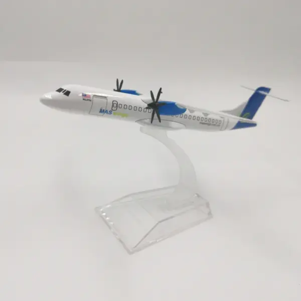 Siberia S7 Airbus A320 Diecast Model 1:400 - Image 10
