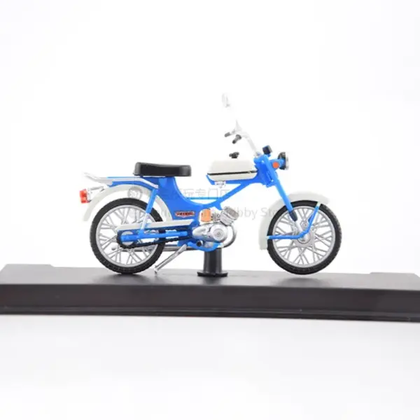 1:24 Scale Riga-22 Soviet Motorcycle Model - Image 5