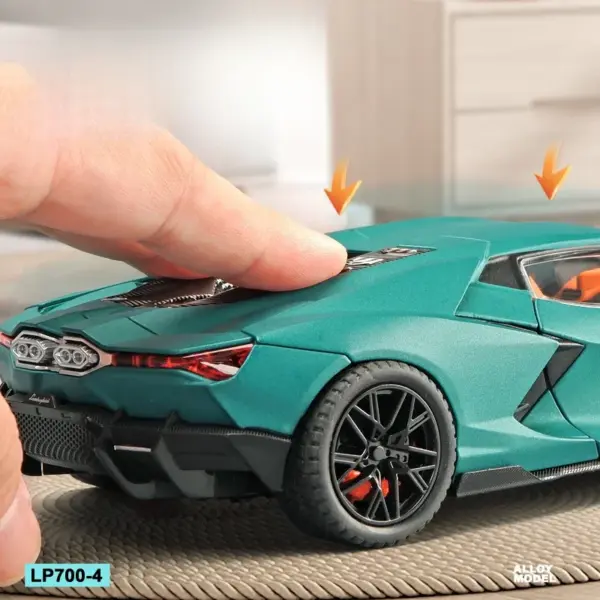 1/24 Scale Lamborghini Aventador Diecast Model - Image 5